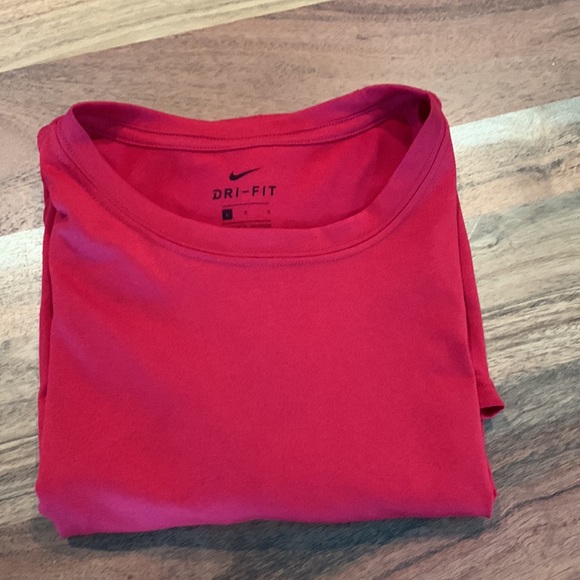 Nike Men’s Dri-Fit Shirt - Picture 6 of 6